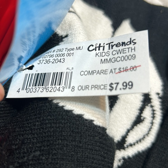 Minnie Mouse beanie and gloves ! - Picture 2 of 2